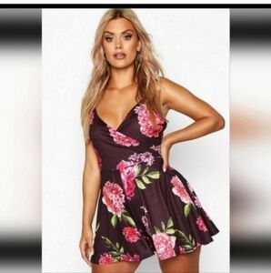 Nwot boohoo romper size 16